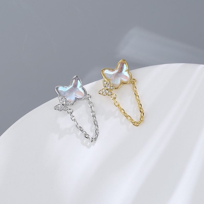 Khuyên tai hồ điệp hologram