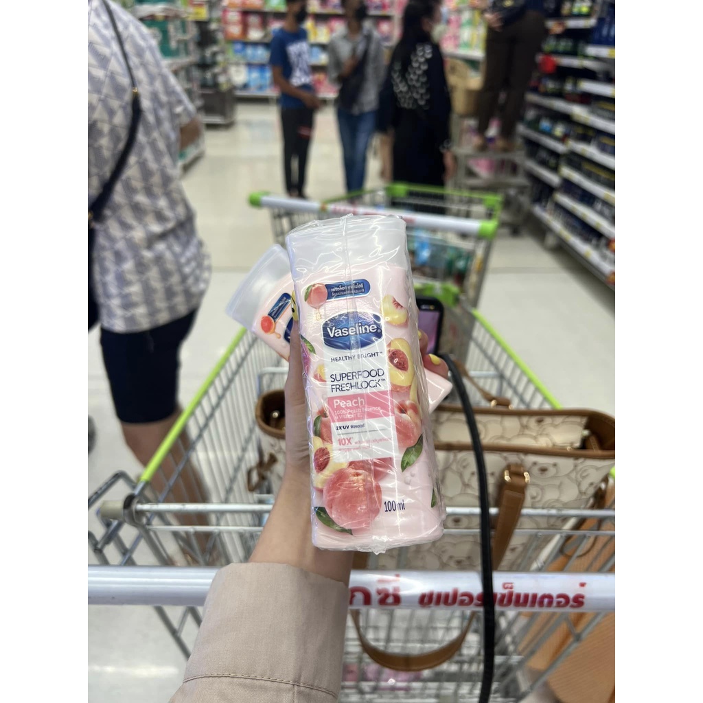 SỮA DƯỠNG THỂ TRẮNG DA VASELINE SUPER FOOD FRESHLOCK PEACH HƯƠNG ĐÀO 100ML - 15330