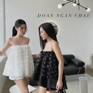 Váy hai dây đính hoạ tiết siêu dễ thương