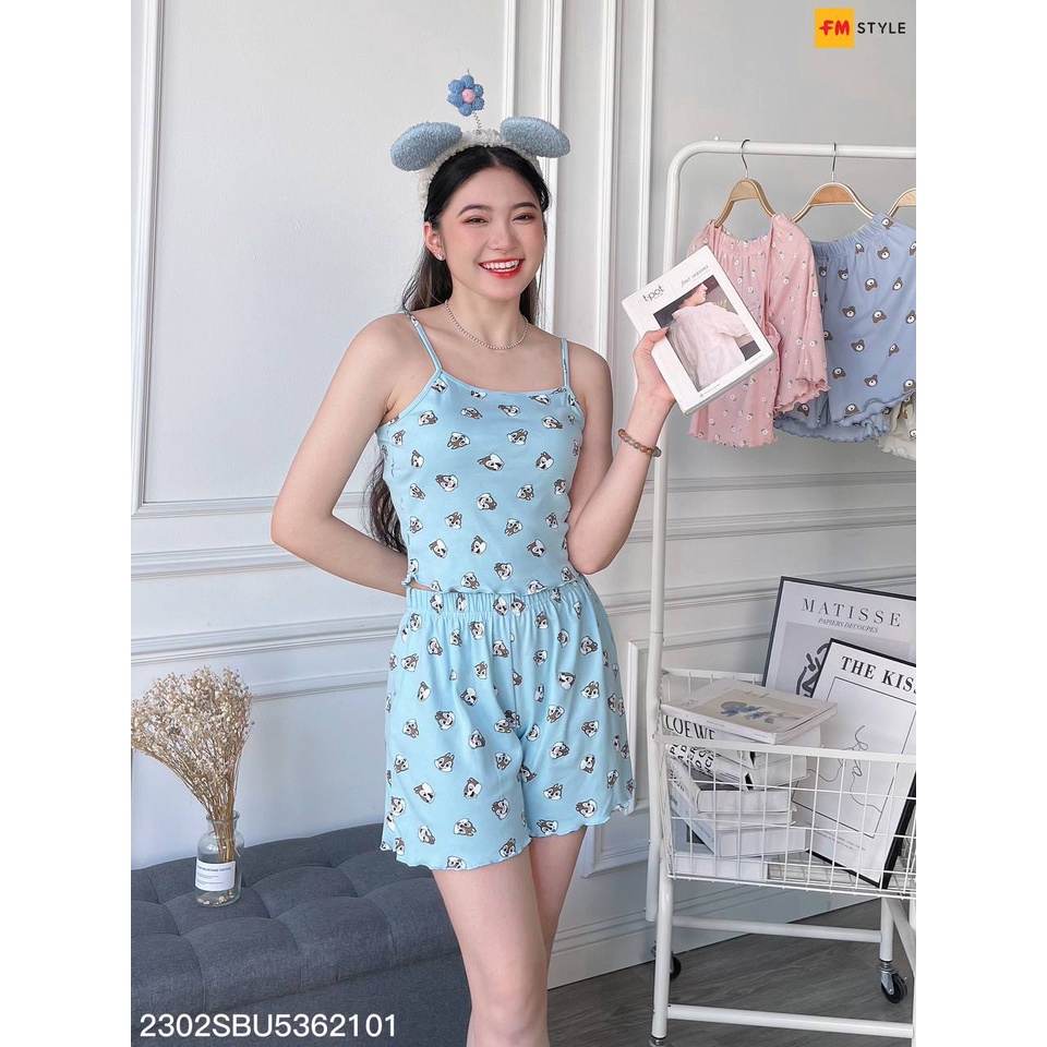 Đồ bộ nữ FM STYLE áo 2 dây kèm quần đùi cuộn biên hoạ tiết dễ thương xinh xắn mặc nhà mặc ngủ thoải mái 23020652