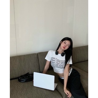 Áo croptop thun xinh in chữ hot lắm quý dị mo91
