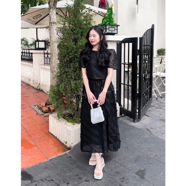 Set áo croptop ngắn tay kèm chân váy