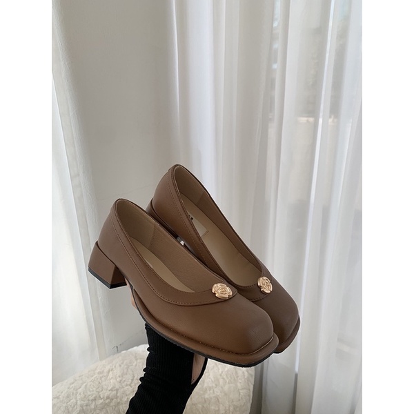 Búp bê gót vuông đính hoa trà da siêu mềm