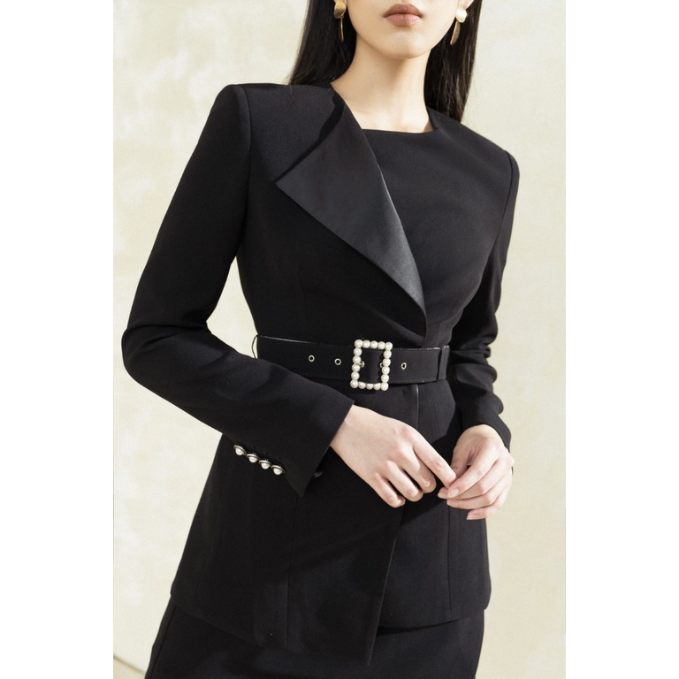 Áo Blazer Nữ Thiết Kế Tặng Kèm Dây Đai Lưng Kiểu Dáng Basic White Ant 180500033.100