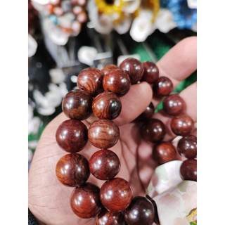 Vòng tay gỗ sưa đỏ