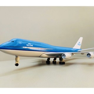 Mô hình máy bay klm 20cm có bánh xe kèm chân đế dùng trưng bày chuẩn đẹp