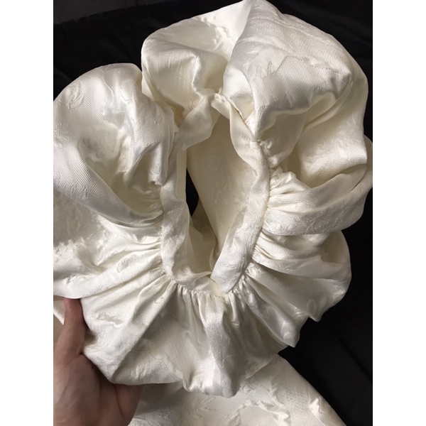 Váy gấm đi tiệc trắng Oia Studio