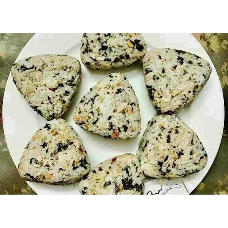 Set 3 gói rong biển vụn tẩm vừng rắc cơm ăn liền Hàn Quốc gói 50g date T3/2024