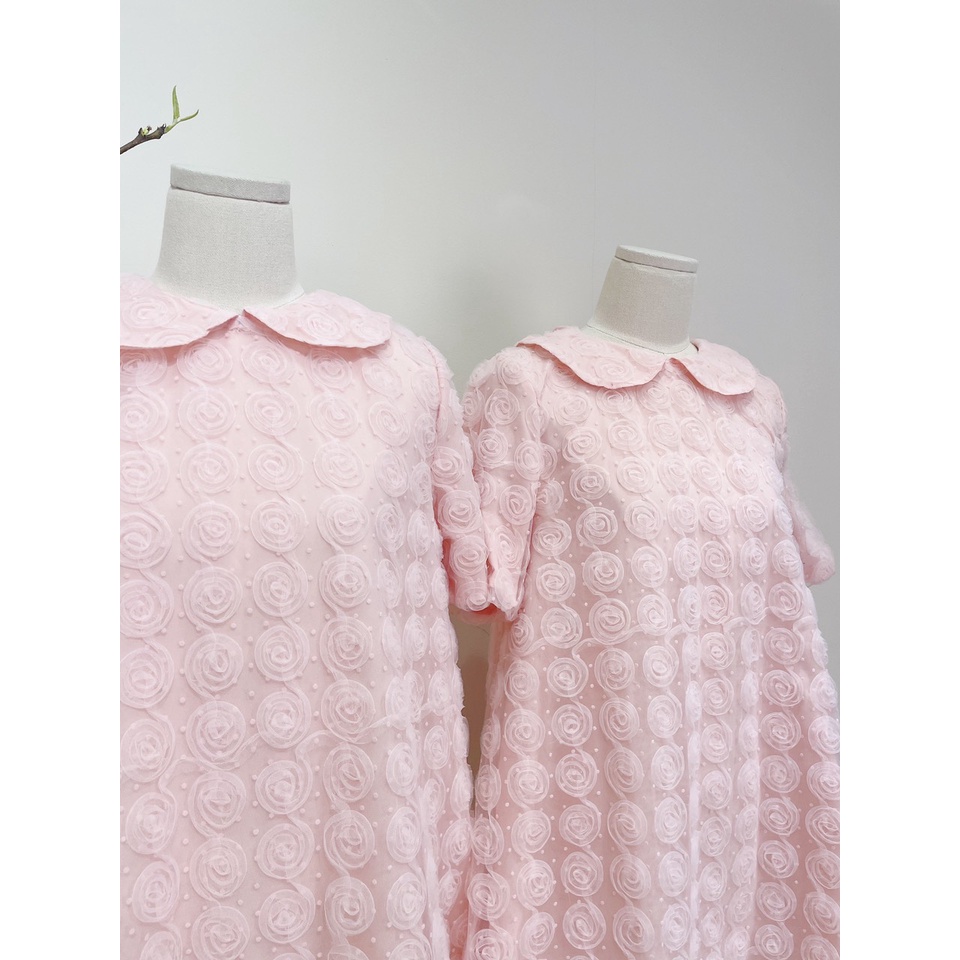 TUBYCATU | Đầm ren hoa hồng cổ sen