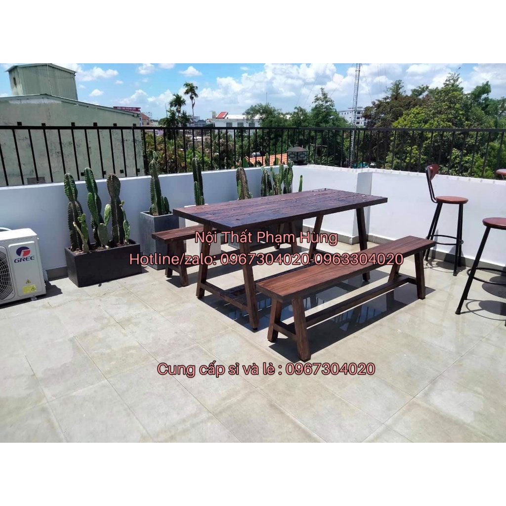 Bàn gỗ thông ngoài trời cao cấp bàn ghế quán ăn ngoài trời