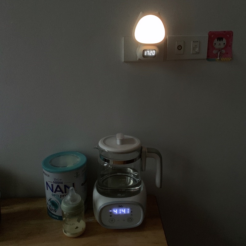 Đèn Ngủ Có REMOTE điều khiển từ xa điều chỉnh tăng giảm cường độ ánh sáng bảo vệ mắt cho em bé trẻ sơ sinh, cắm ổ điện