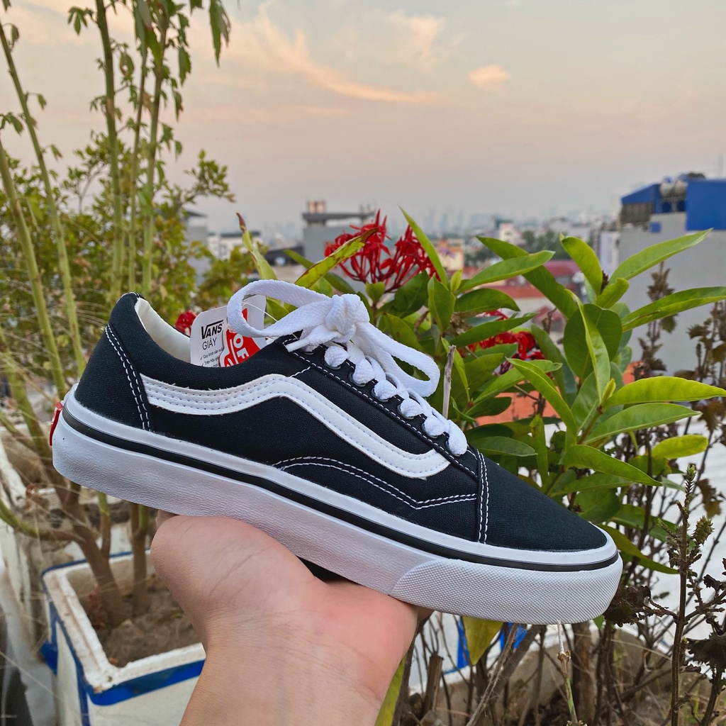 Giày vans classic phù hợp cho cả nam và nữ, dễ phối đồ