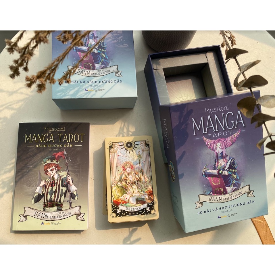 Sách Boxset Việt Hoá - Mystical Manga Tarot (Bộ Bài Và Sách Hướng Dẫn)