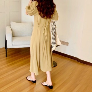 Đầm kem cổ trắng form dài thắt eo