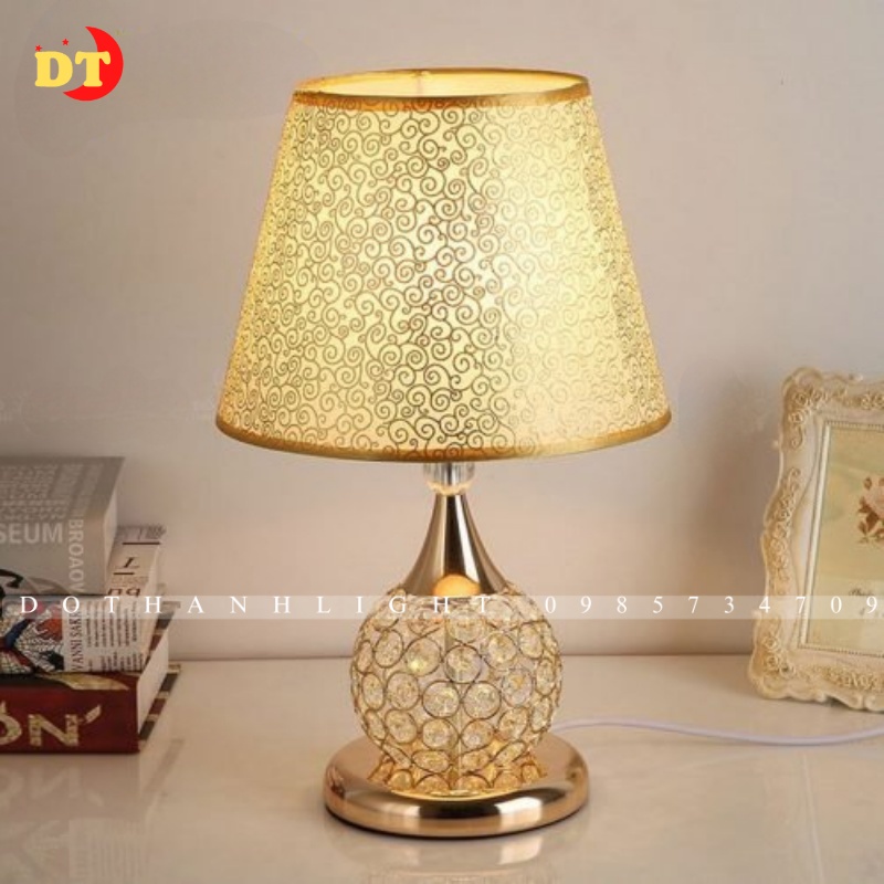 Đèn bàn phale trắng trang trí phòng ngủ phòng khách cao cấp hàng thiết kế DHQ