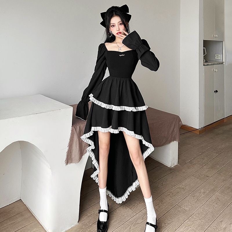 Đầm công chúa vuông phối viền ren trắng vạt lệch tà váy dài FOOTMADE