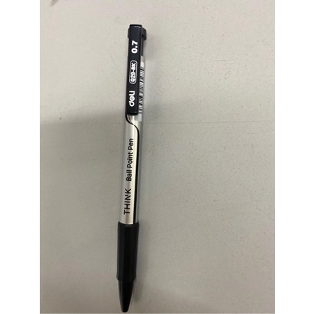 Hộp 12 Bút bi Deli Q29-BK, Q29-BL Nét 0.7mm - Màu xanh, đen