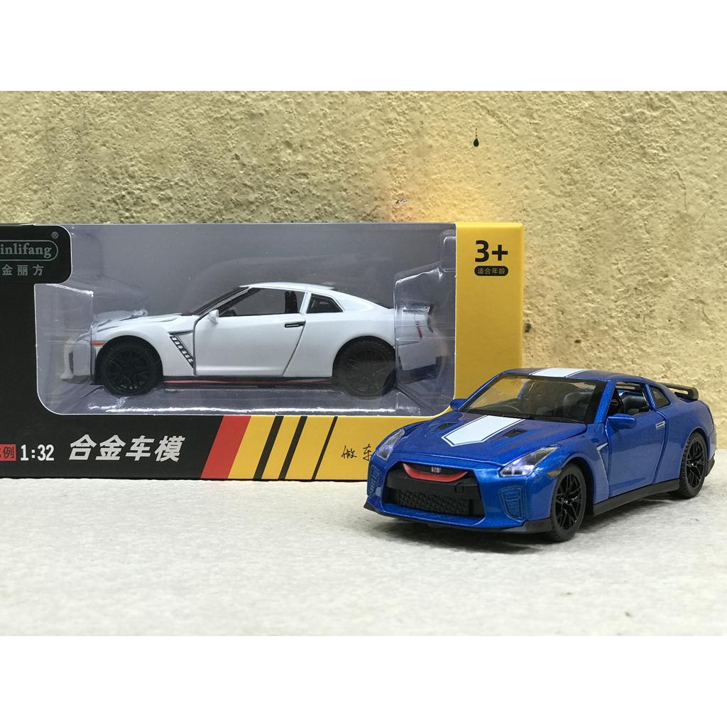 Mô hình xe ô tô NISSAN GTR - 1:32