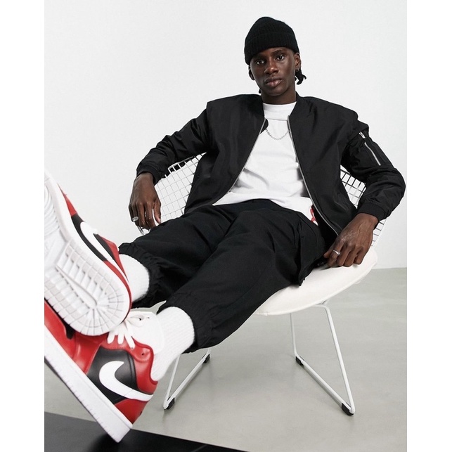 Áo khoác bomber nam cơ bản, may đai ống tay