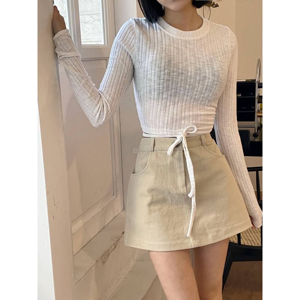Áo Croptop Tay Dài Cổ Tròn Thiết Kế Dây Buộc Sau Lưng