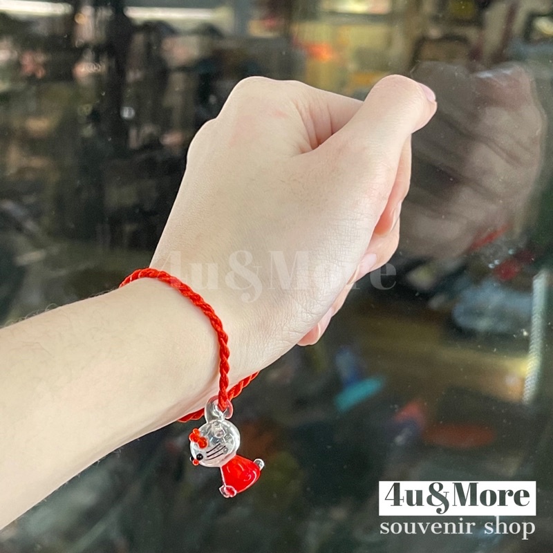 Vòng tay dây chỉ đỏ may mắn hình 12 con giáp thuỷ tinh phát sáng