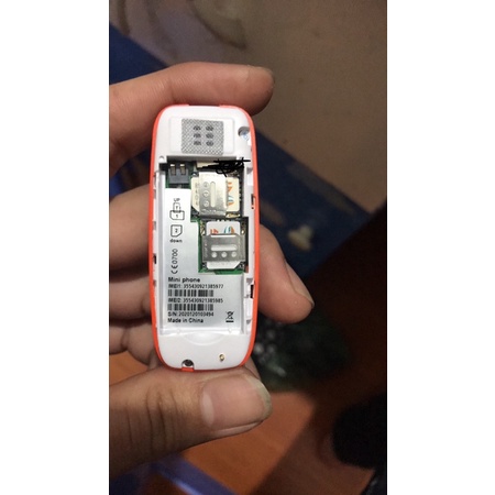 Điện thoại mini Siêu Nhỏ 02 sim 02 sóng gắn được thẻ nhớ