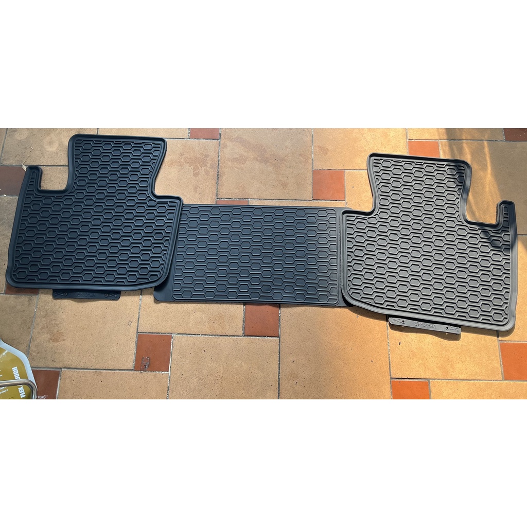 Thảm trải sàn cao su theo xe dành cho Vinfast VF8
