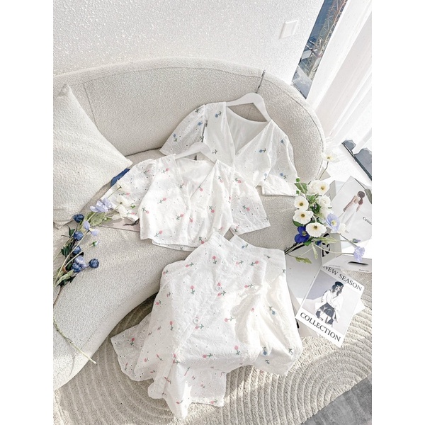Set áo croptop tay kèm chân váy xô thêu màu trắng