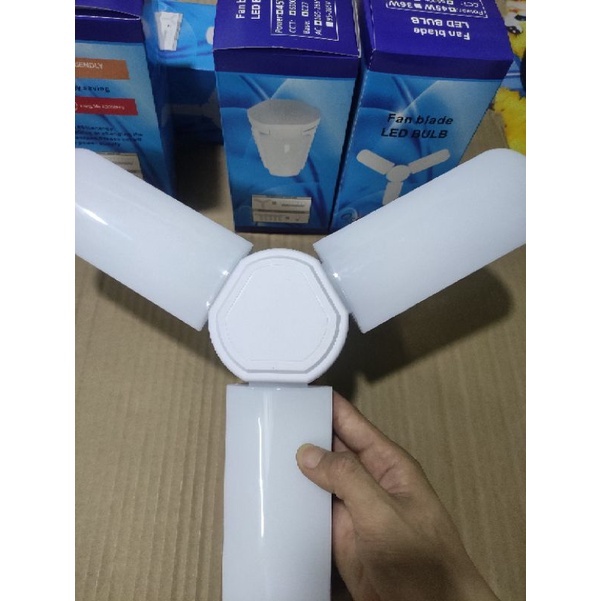 Bóng Đèn Led Siêu Sáng Hình Cánh Quạt DHA 3 Cánh, 4 Cánh Chuôi E27 - Tiết Kiệm Điện Năng