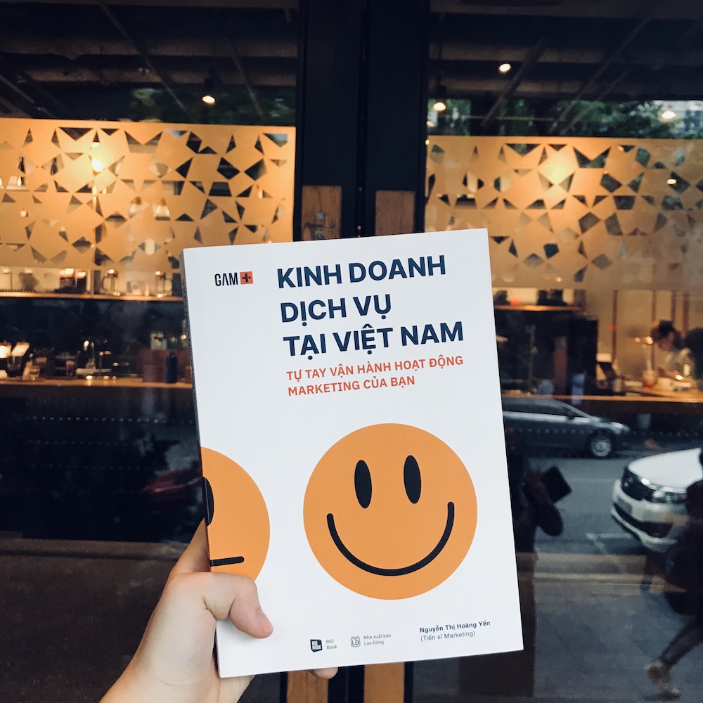 Sách Kinh doanh dịch vụ tại Việt Nam Tự tay vận hành hoạt động Marketing của bạn
