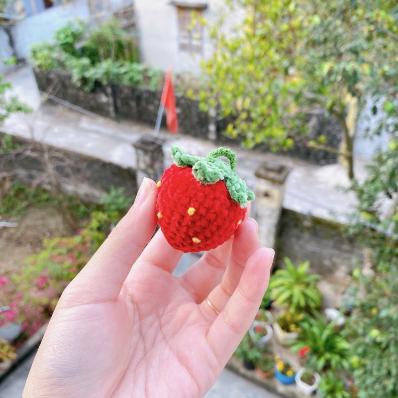 Móc khoá quả dâu tây // Móc khoá len // Len móc thủ công