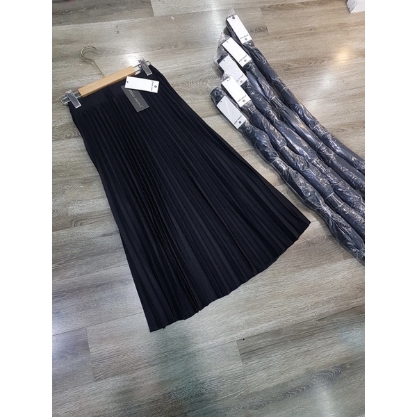 Chân váy VERO dập ly