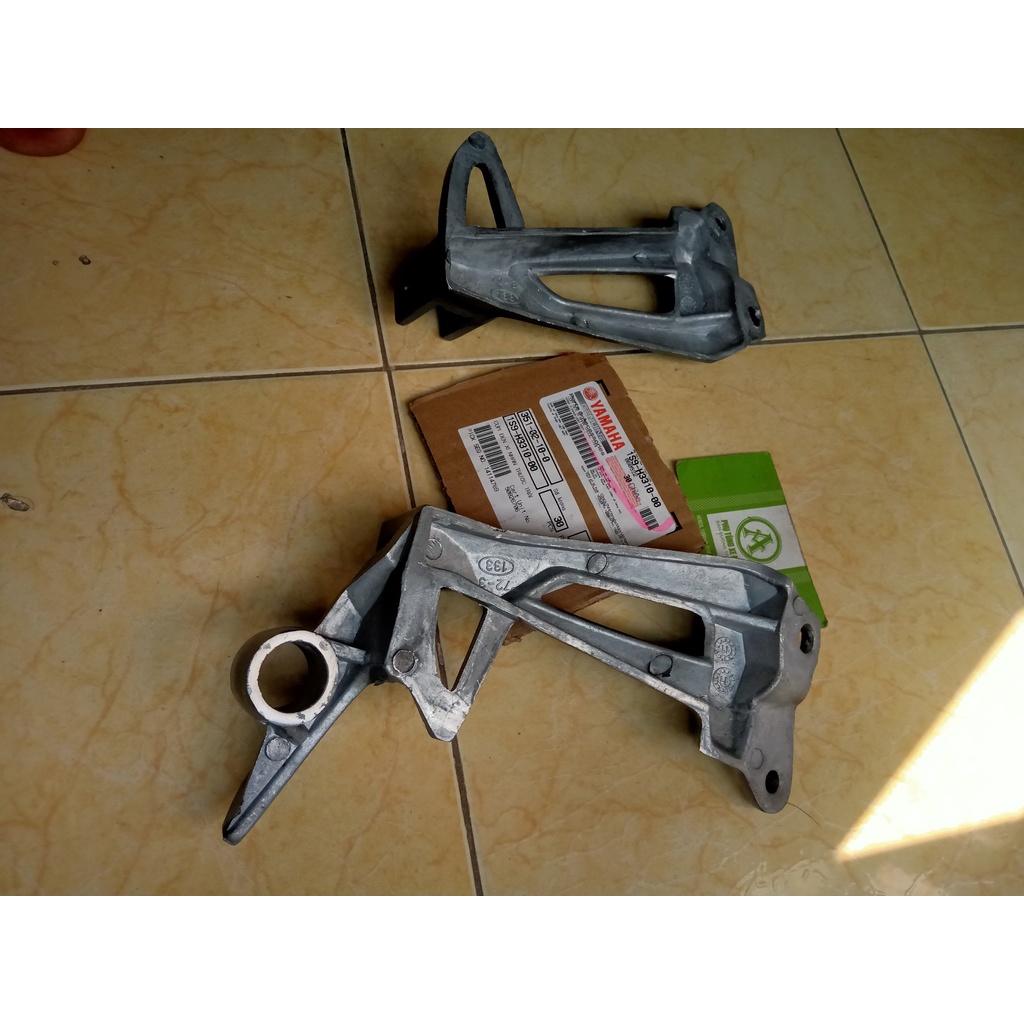 1 Cặp Gác Chân Nhôm Sau SIRIUS