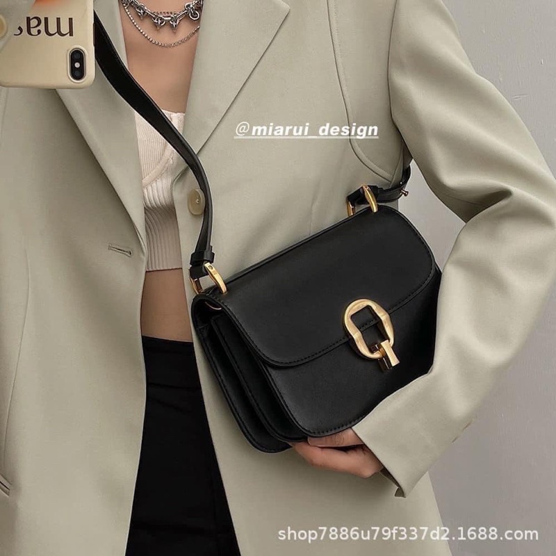 Túi đeo chéo kẹp nách nữ dây da khoá Q