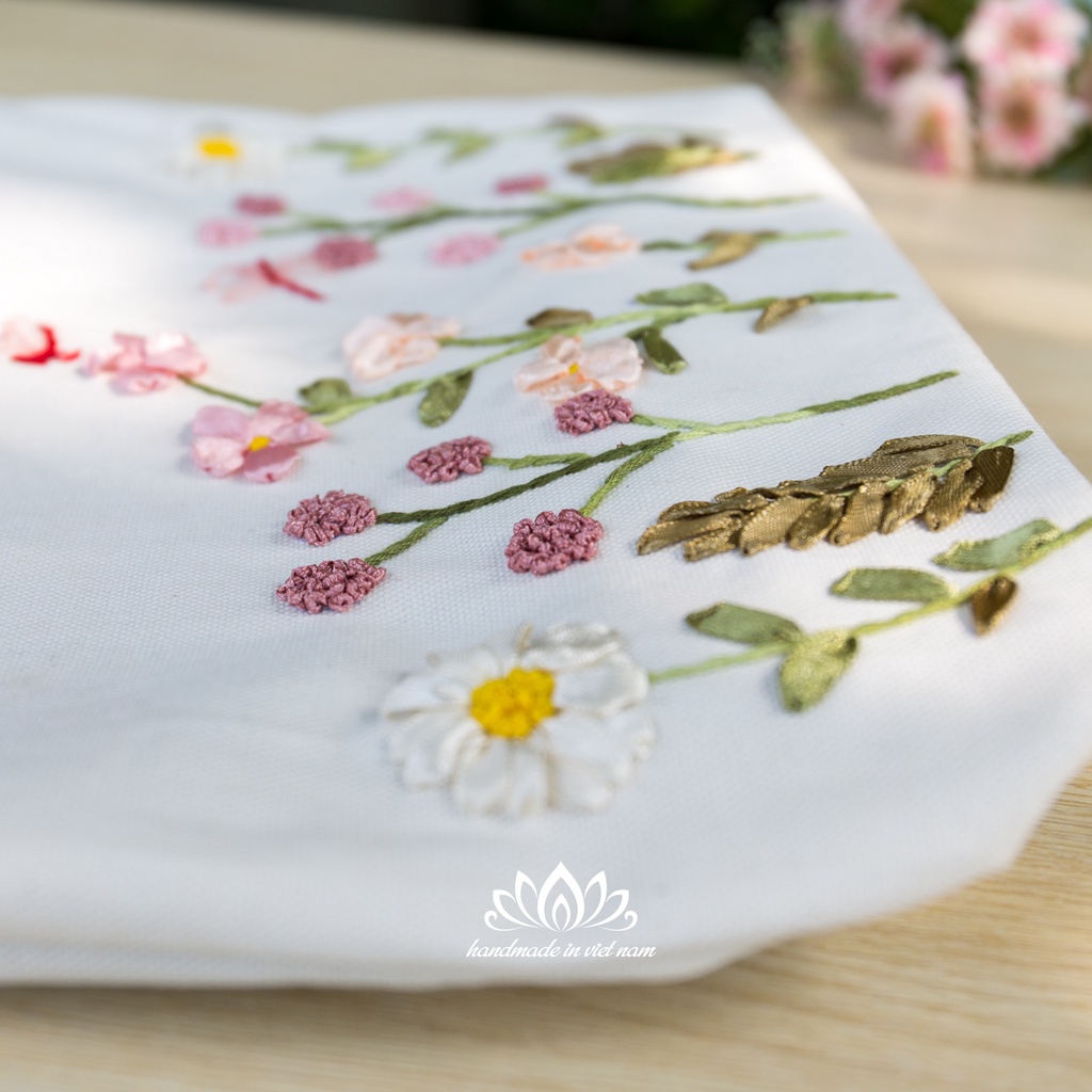 Túi tote đeo vai, đi học ,đi làm thêu tay, khóa kéo, vải lót bên trong đầy đủ