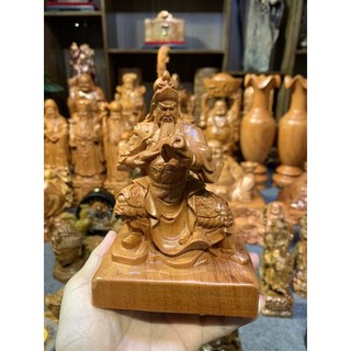 Quan Công Ngồi Đọc Sách