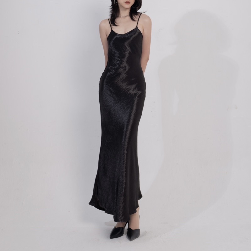 Đầm lụa đuôi cá màu đen Heavy Glam DRESS