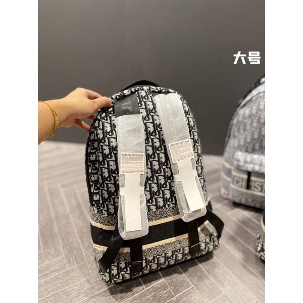 Balo Oblique Hoạ Tiết Classi Chất liệu vải thêu mềm mại Full túi