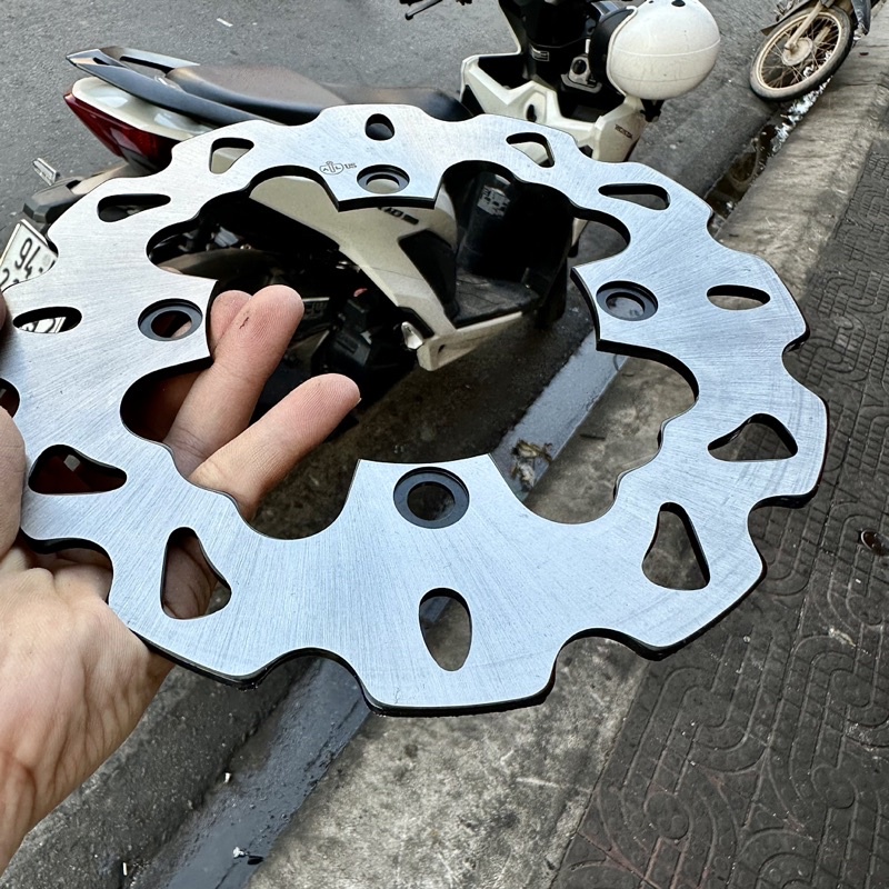 Đĩa thắng Sau US Winner/X 220mm