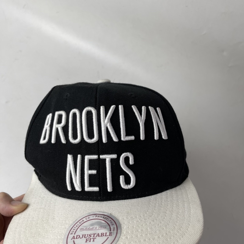 Mũ Snapback 2Hand đen trắng