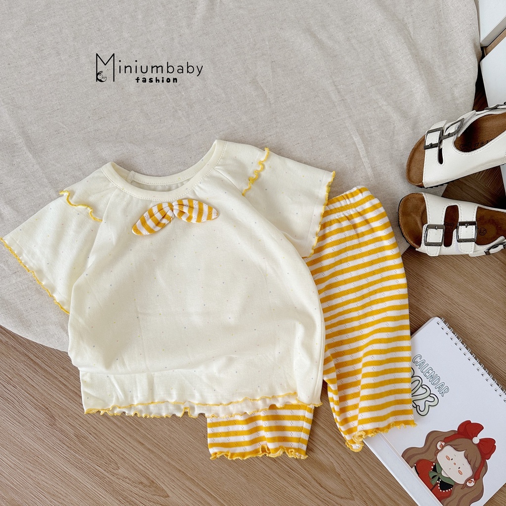 Bộ đồ cộc tay quần lửng áo tay bèo cổ phối nơ cho bé gái chất liệu 100% cotton, set quần áo trẻ em MiniumBaby-SB1483