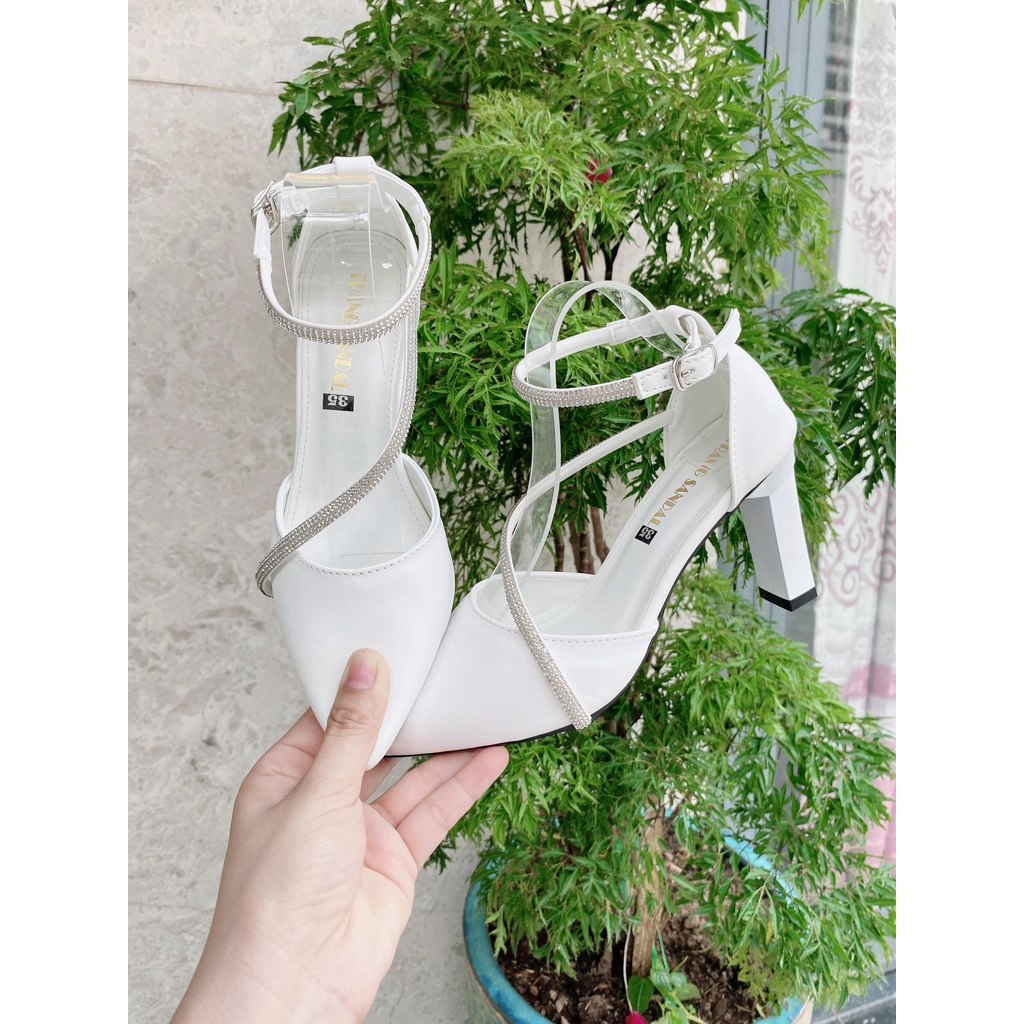 Giày cao gót bít mũi dây đá chéo 8.5cm