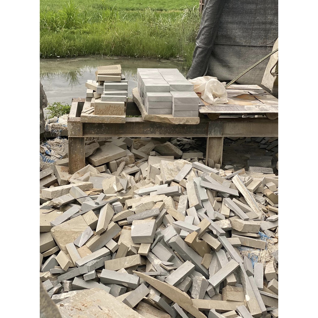 ĐÁ MÀI DAO 50k 50k 50k/ 1 VIÊN MUA COMBO 2 VIÊN ĐÁ MÀI DAO KÉO 21 x 9 x 5.5 ) cm ĐÁ TỰ NHIÊN 100%  1 MÀI PHÁ 1 MÀI MỊN