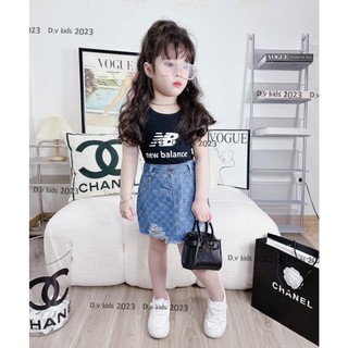 Chân váy bò và áo ba lỗ