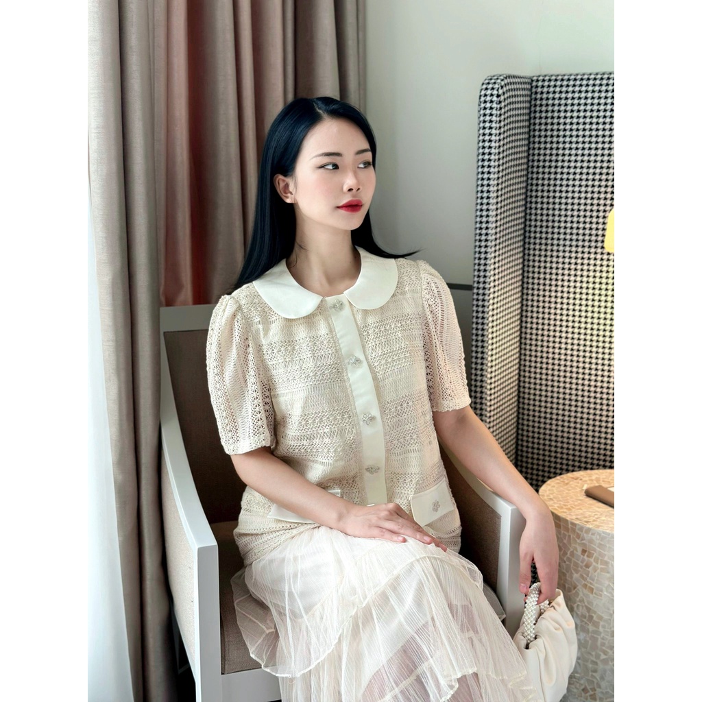 Áo thiết kế ren lót lụa đính hoa