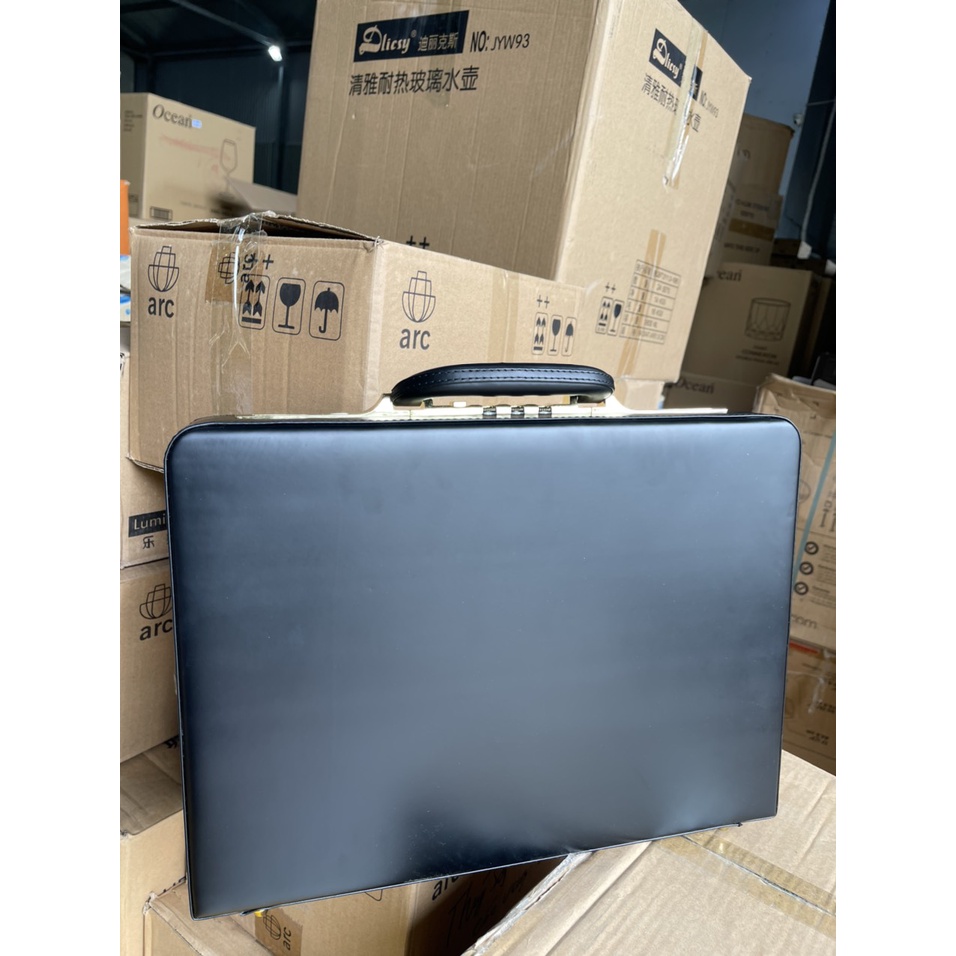 Cặp da khóa số an toàn