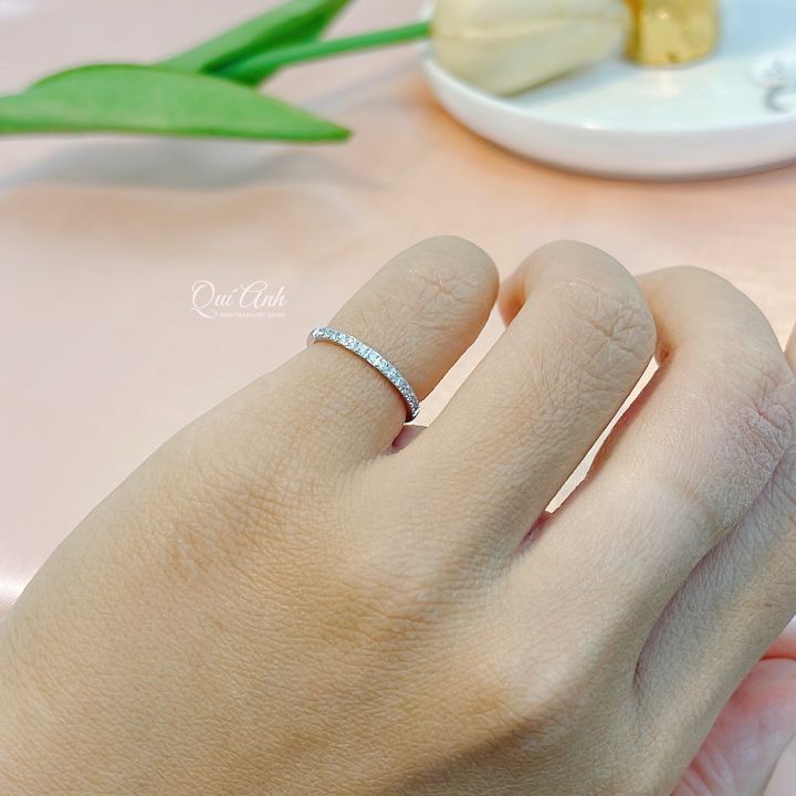 Nhẫn Đeo Ngón Út_Nhẫn Titan Bạc Đính Viền Đá Bản Mỏng