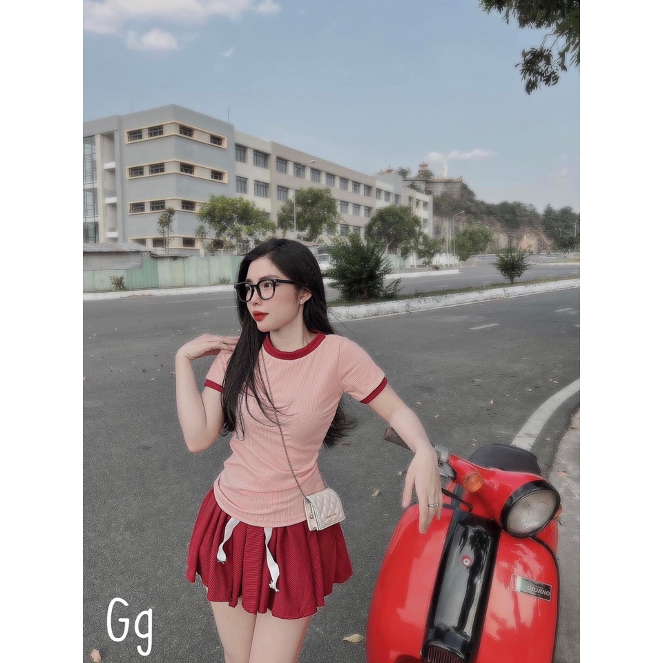 Sét bộ gân váy ngắn phối áo viền cổ tròn ngắn tay hot