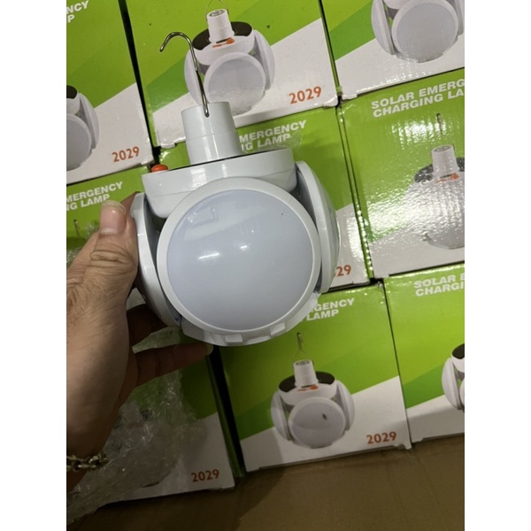 Đèn Led Năng Lượng Mặt Trời 4 Cánh 5 Bóng Football UFO Lamp 40W, Bóng Đèn Siêu Sáng Tích Điện Ngoài Trời 5 Chế Độ