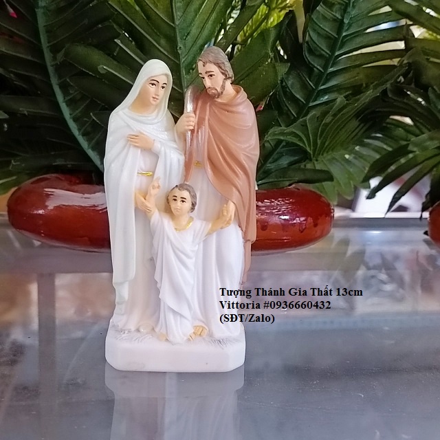 Tượng Thánh Gia Thất 13cm Vítorrriaa  cao cấp có 2 màu trắng đá và sơn màu